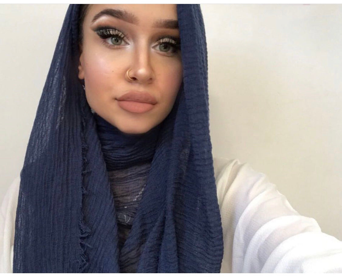 Navy Crinkle Hijab